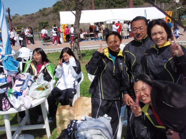 32_3_21_07.JPG - 昼食のひととき