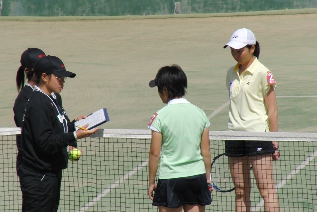 32_3_22_20.JPG - 熱戦の様子（1回戦）